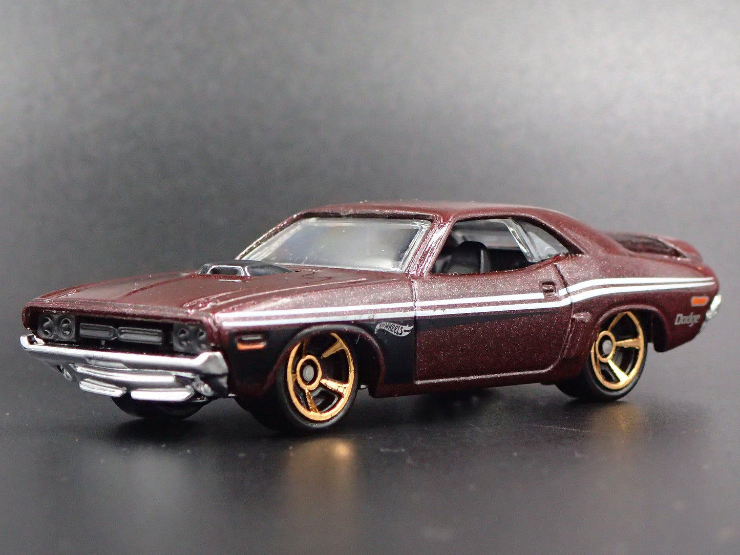 1971 71 DODGE CHALLENGER RARE 1:64 SCALE CHALLENGER DIORAMA DIECAST MODEL CAR