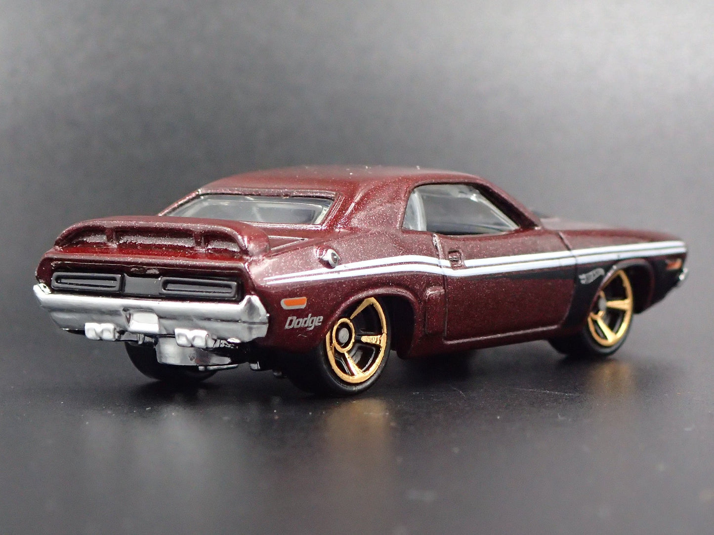 1971 71 DODGE CHALLENGER RARE 1:64 SCALE CHALLENGER DIORAMA DIECAST MODEL CAR