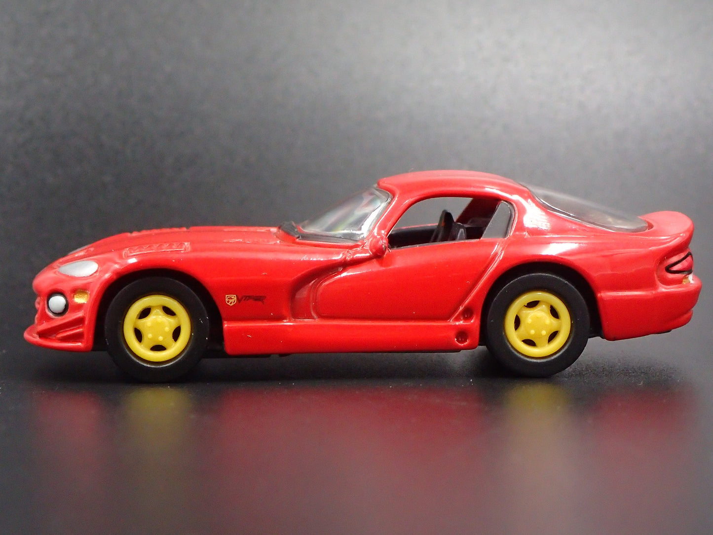 1996-2002 DODGE VIPER GTS RED 1:64 SCALE COLLECTIBLE DIORAMA DIECAST MODEL CAR