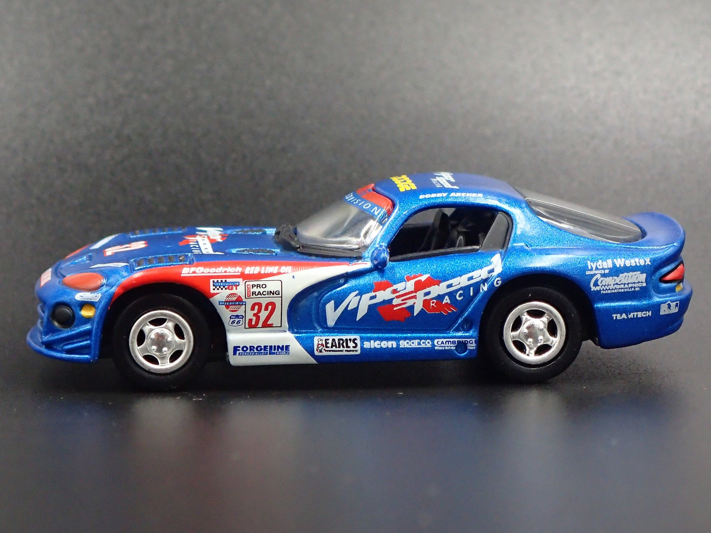 1996- 2002 DODGE VIPER GTS-R 1:64 SCALE COLLECTIBLE DIORAMA DIECAST MODEL CAR