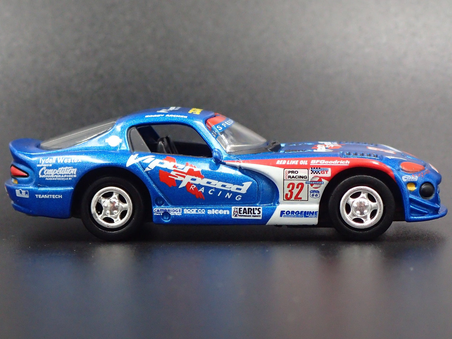 1996- 2002 DODGE VIPER GTS-R 1:64 SCALE COLLECTIBLE DIORAMA DIECAST MODEL CAR