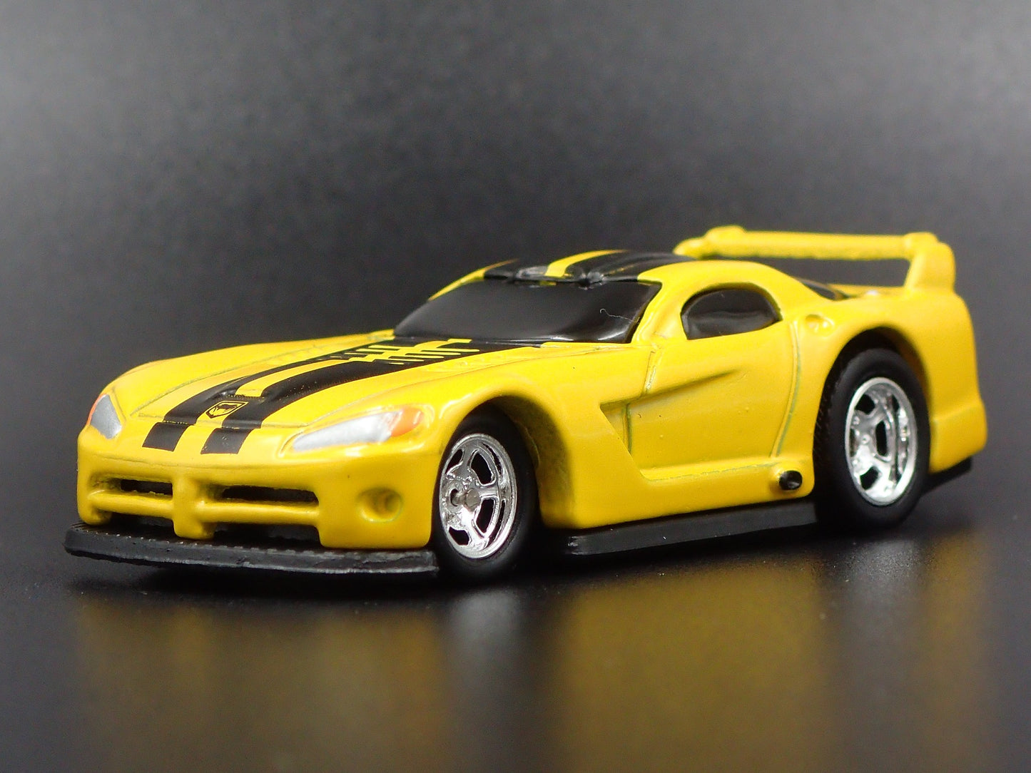2003-2006 DODGE VIPER GTS-R YELLOW 1:64 SCALE COLLECTIBLE DIECAST MODEL CAR