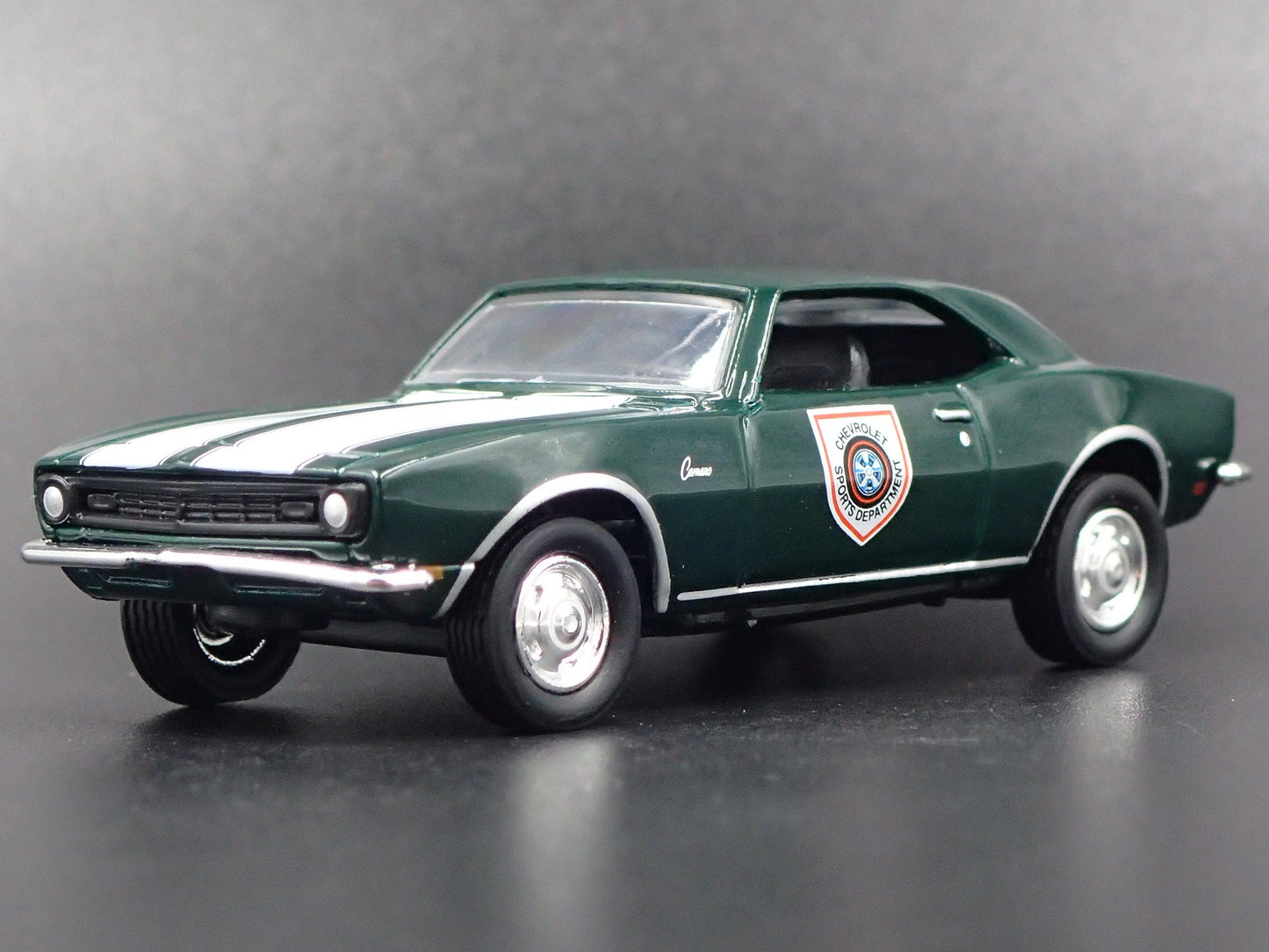 1968 68 CHEVY CHEVROLET CAMARO Z28 GREEN 1:64 SCALE DIORAMA DIECAST MODEL CAR