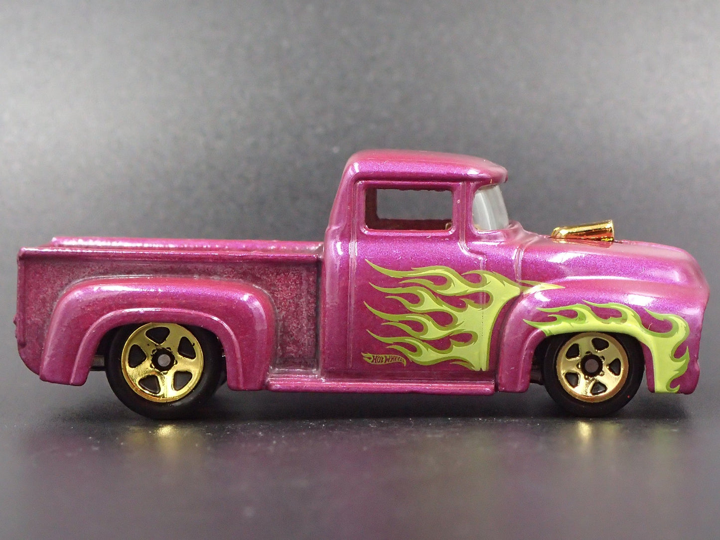 1956 56 FORD F100 PICKUP TRUCK PURPLE 1:64 SCALE DIORAMA DIECAST MODEL CAR