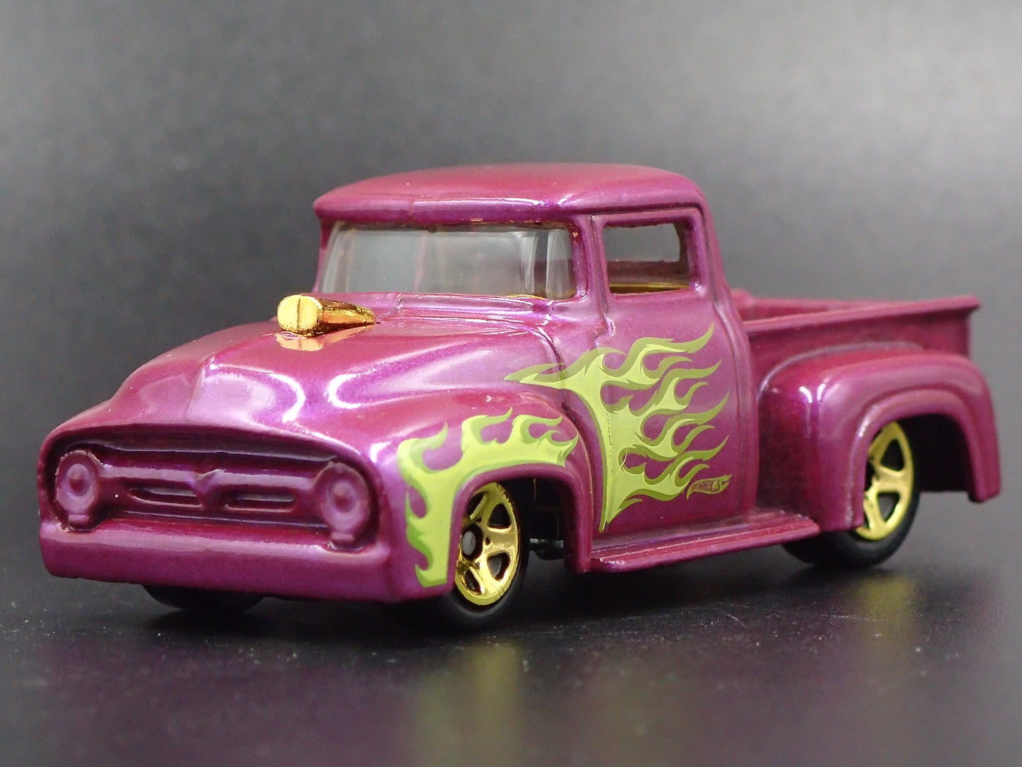 1956 56 FORD F100 PICKUP TRUCK PURPLE 1:64 SCALE DIORAMA DIECAST MODEL CAR
