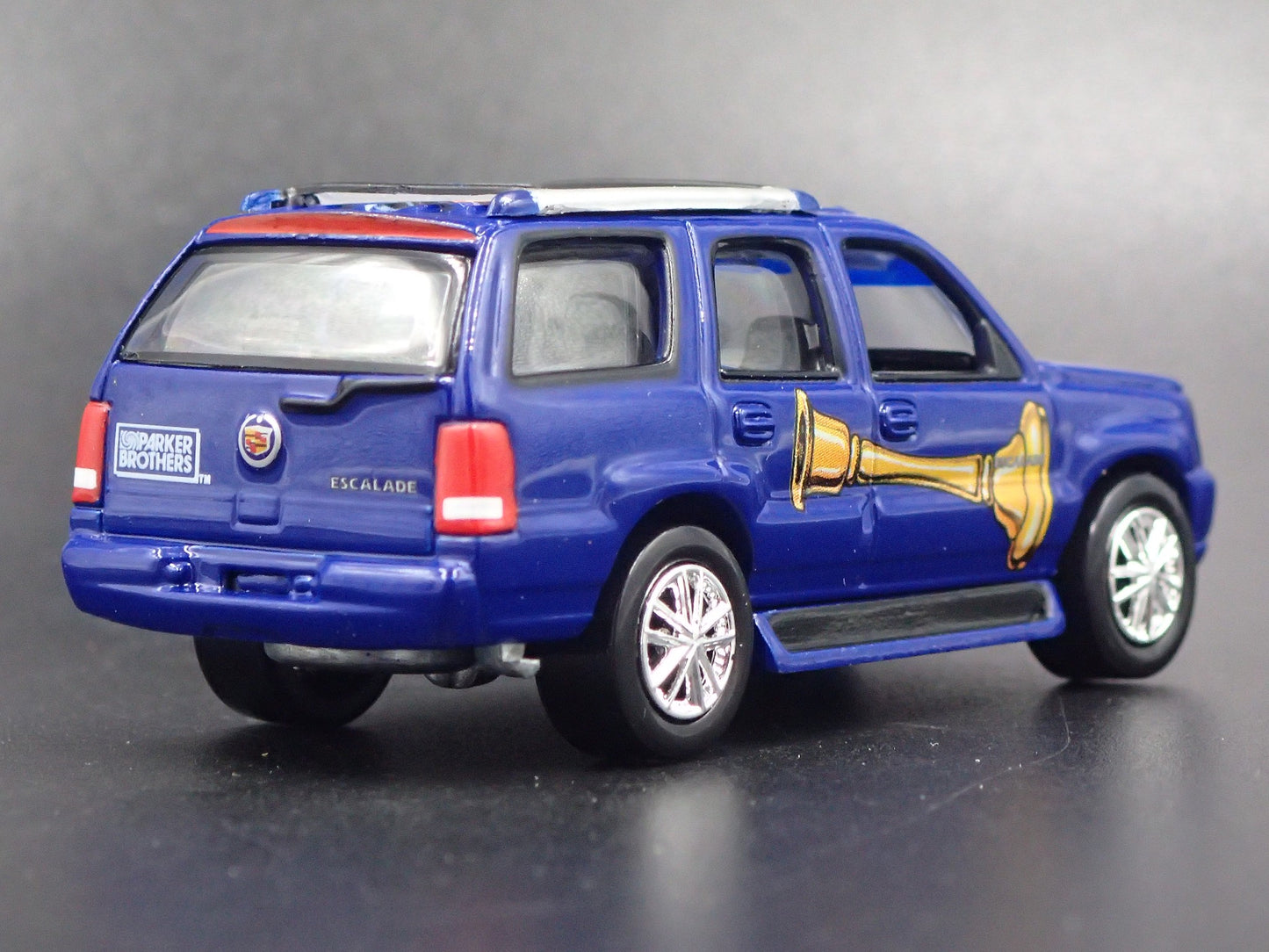 2002-2006 CADILLAC CADDY ESCALADE CLUE GAME 1:64 SCALE DIORAMA DIECAST MODEL CAR