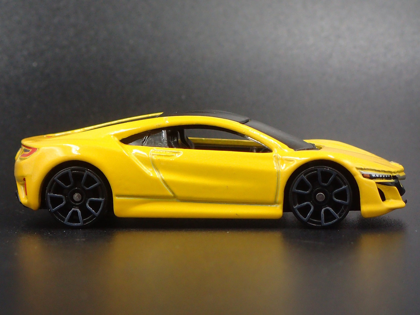 2016-2022 ACURA NSX SUPER CAR 1:64 SCALE COLLECTIBLE DIORAMA DIECAST MODEL CAR