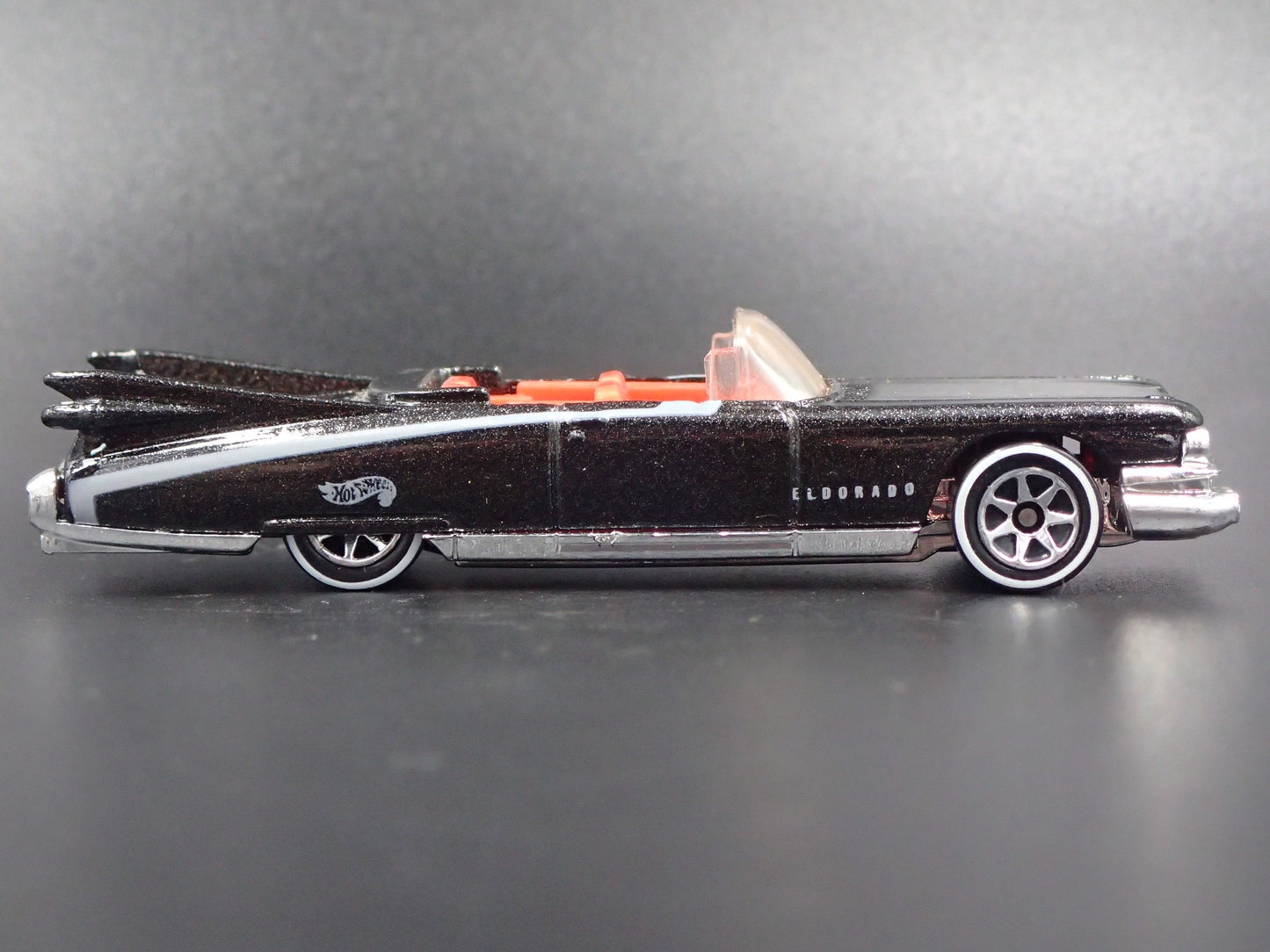 1959 59 CADILLAC ELDORADO CONVERTIBLE 1:64 SCALE COLLECTIBLE DIECAST MODEL CAR