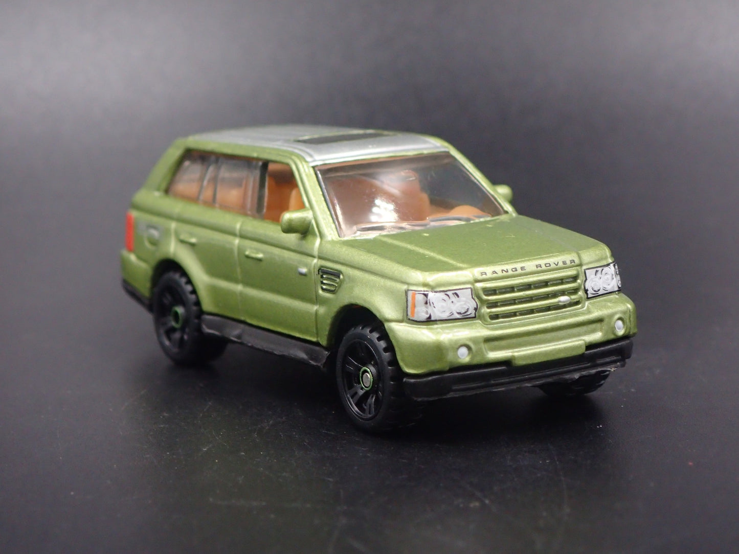 2005-2013 RANGE ROVER SPORT w/ HITCH GREEN 1/64 SCALE DIORAMA DIECAST MODEL CAR