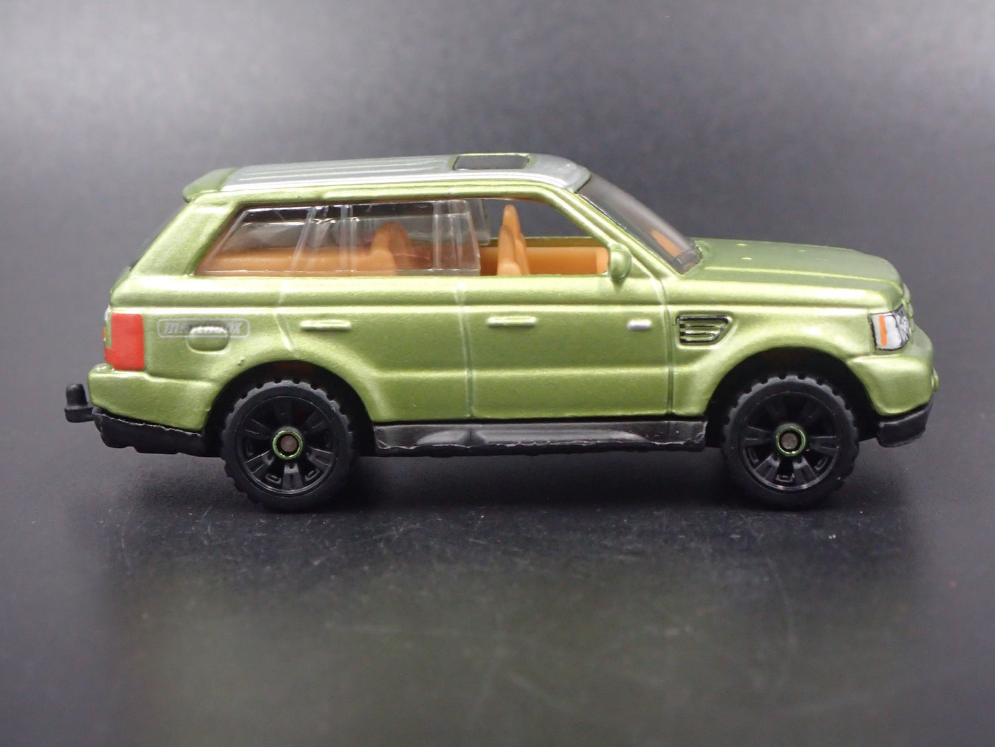 2005-2013 RANGE ROVER SPORT w/ HITCH GREEN 1/64 SCALE DIORAMA DIECAST MODEL CAR
