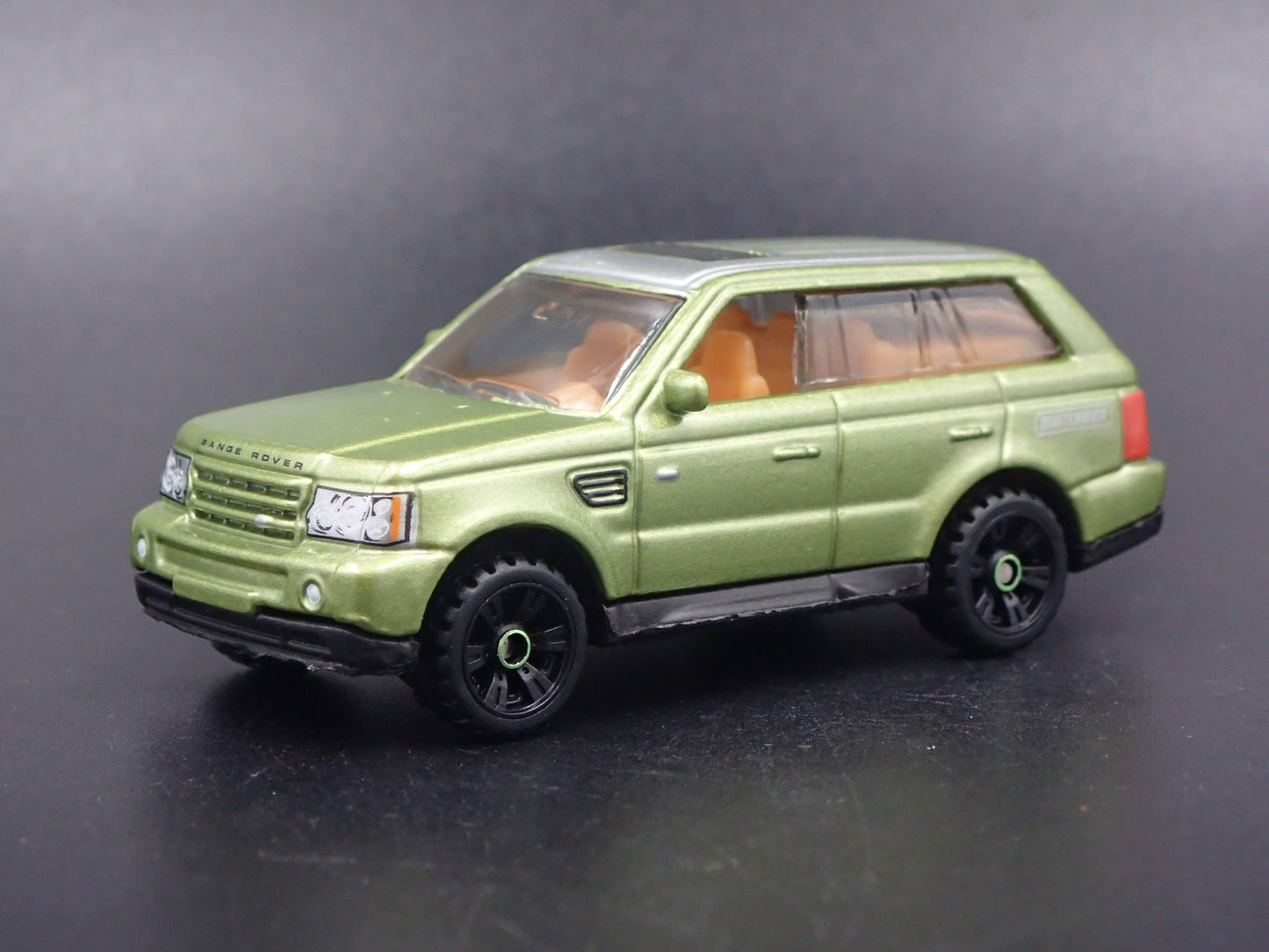 2005-2013 RANGE ROVER SPORT w/ HITCH GREEN 1/64 SCALE DIORAMA DIECAST MODEL CAR