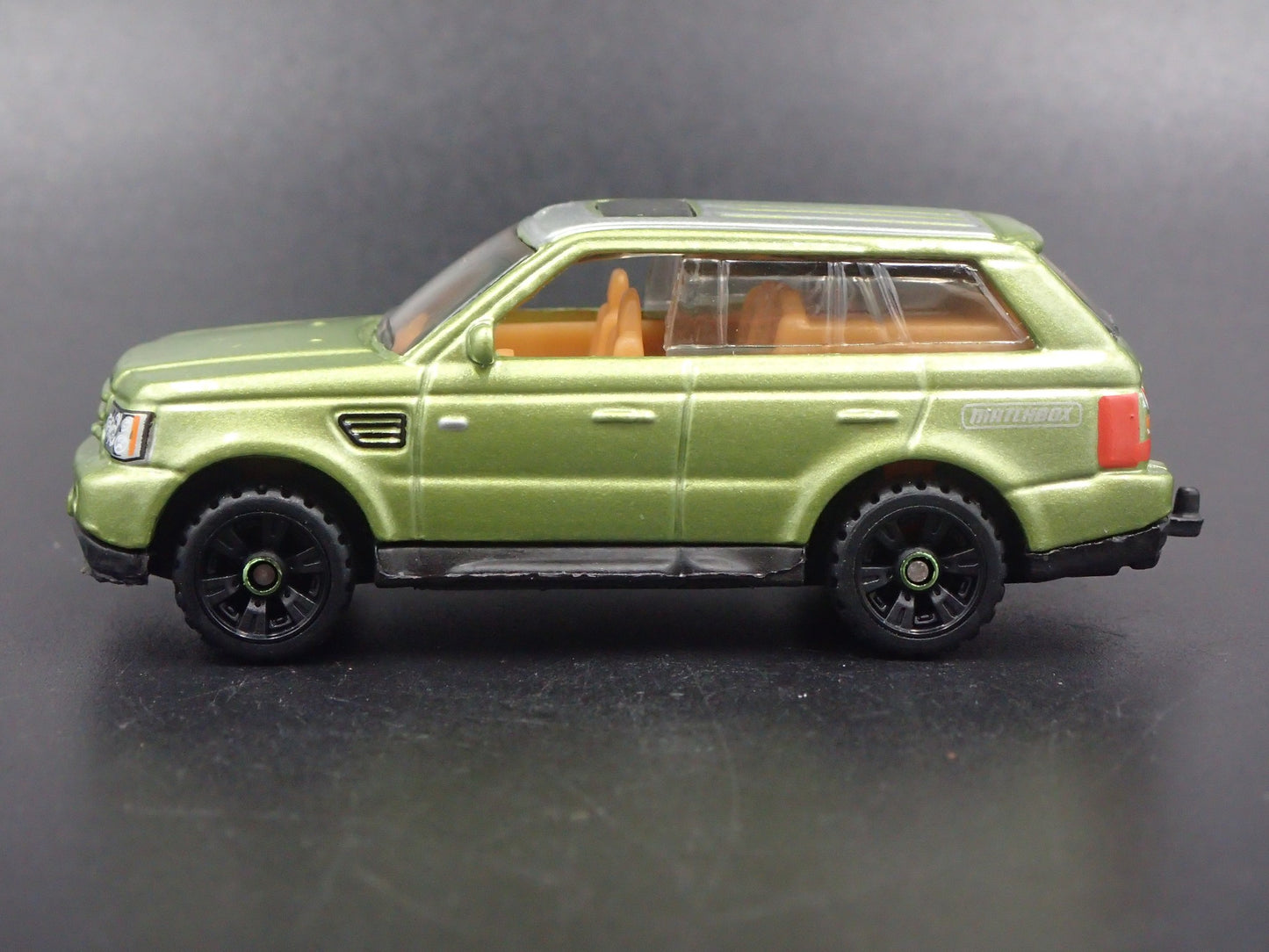 2005-2013 RANGE ROVER SPORT w/ HITCH GREEN 1/64 SCALE DIORAMA DIECAST MODEL CAR