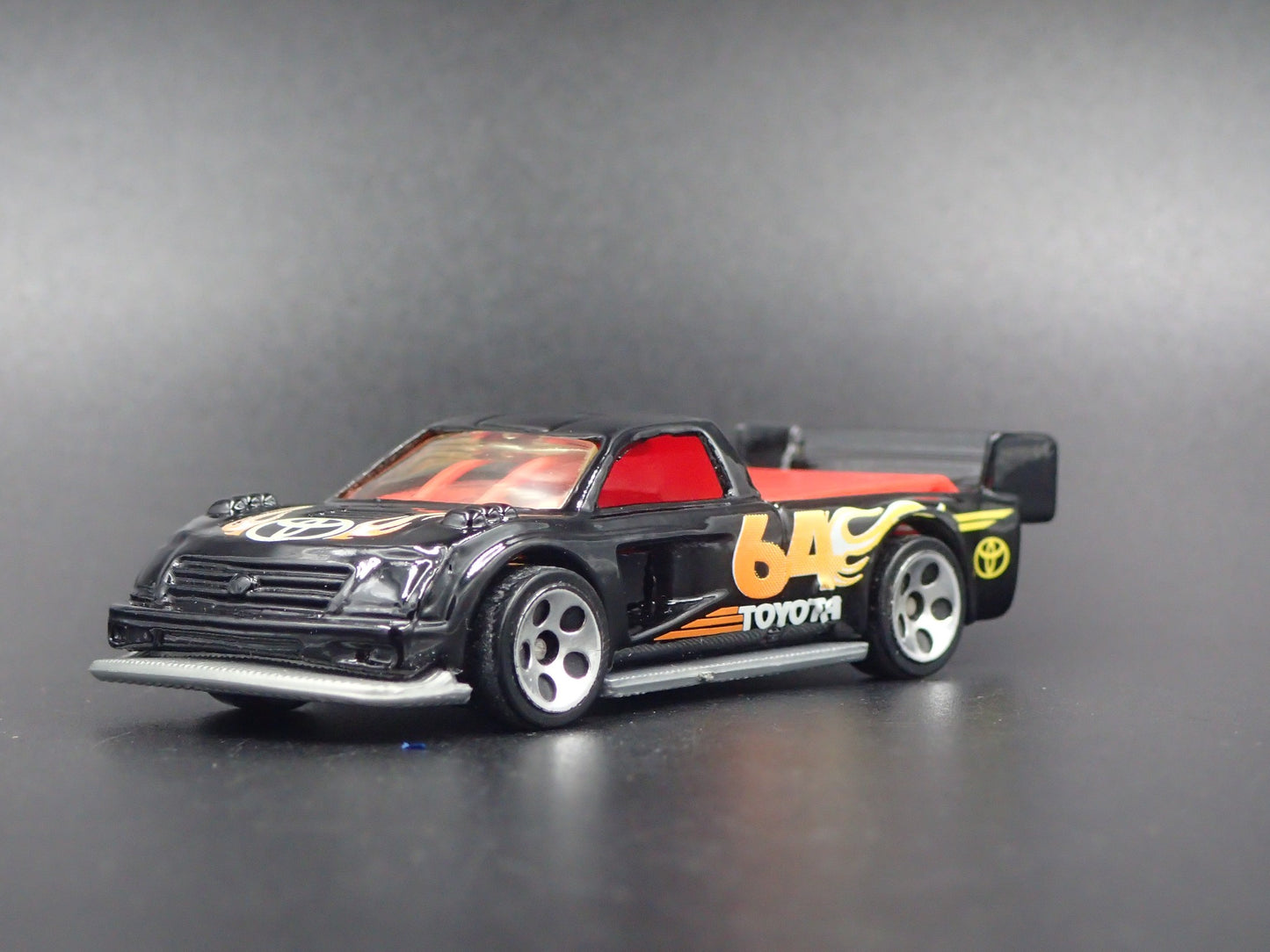 TOYOTA PIKES PEAK TACOMA RACE PICKUP TRUCK 1:64 SCALE DIORAMA DIECAST MODEL CAR