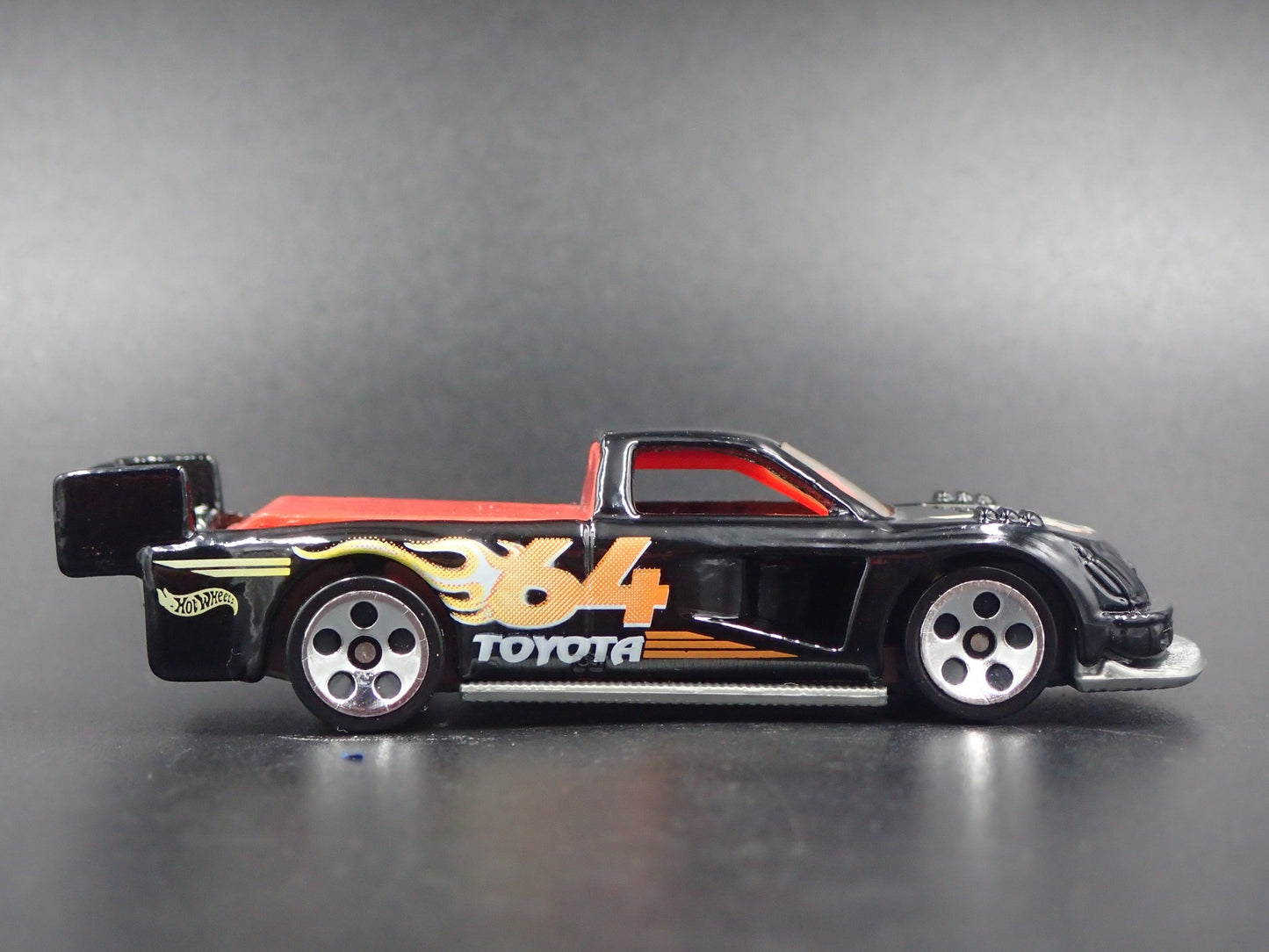 TOYOTA PIKES PEAK TACOMA RACE PICKUP TRUCK 1:64 SCALE DIORAMA DIECAST MODEL CAR