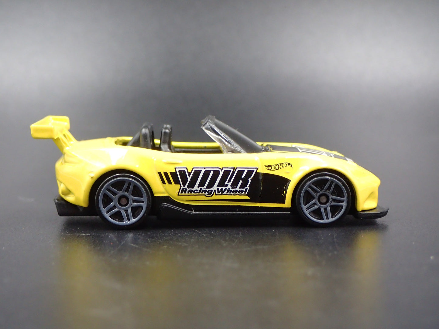 2015-2025 MAZDA MX5 MIATA CONVERTIBLE ND 1:64 SCALE DIORAMA DIECAST MODEL CAR