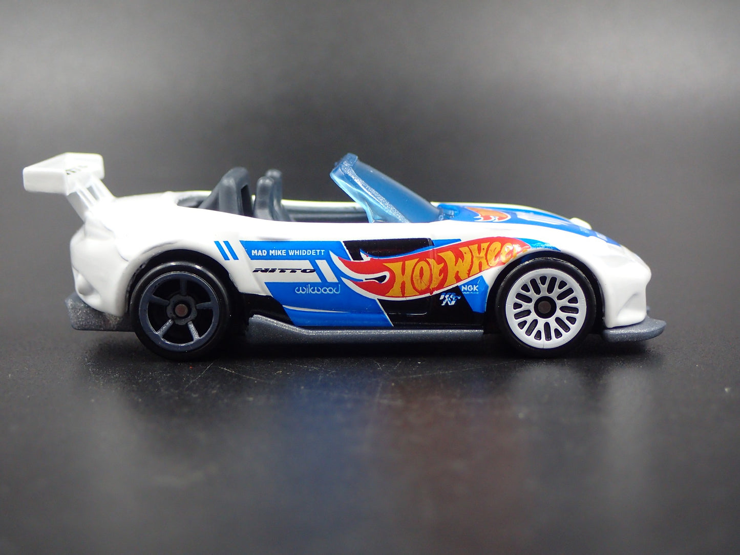 2015-2025 MAZDA MX5 MIATA CONVERTIBLE ND 1:64 SCALE DIORAMA DIECAST MODEL CAR