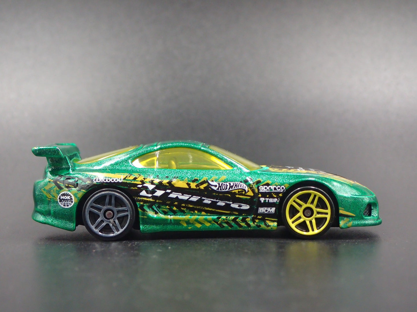 1993-2002 TOYOTA SUPRA GREEN 1/64 SCALE COLLECTIBLE DIORAMA DIECAST MODEL CAR