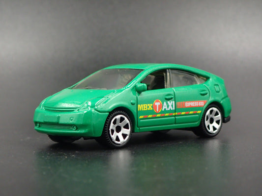 2003-2008 TOYOTA PRIUS TAXI GREEN 1/64 SCALE COLLECTIBLE DIORAMA DIECAST MODEL