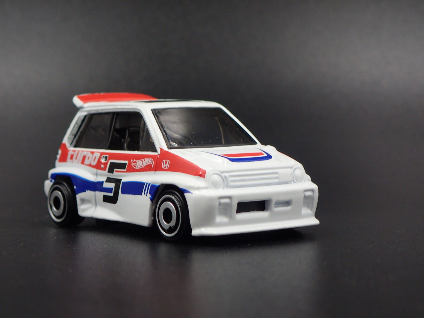 1981-1986 HONDA CITY TURBO II 1:64 SCALE COLLECTIBLE DIORAMA DIECAST MODEL CAR