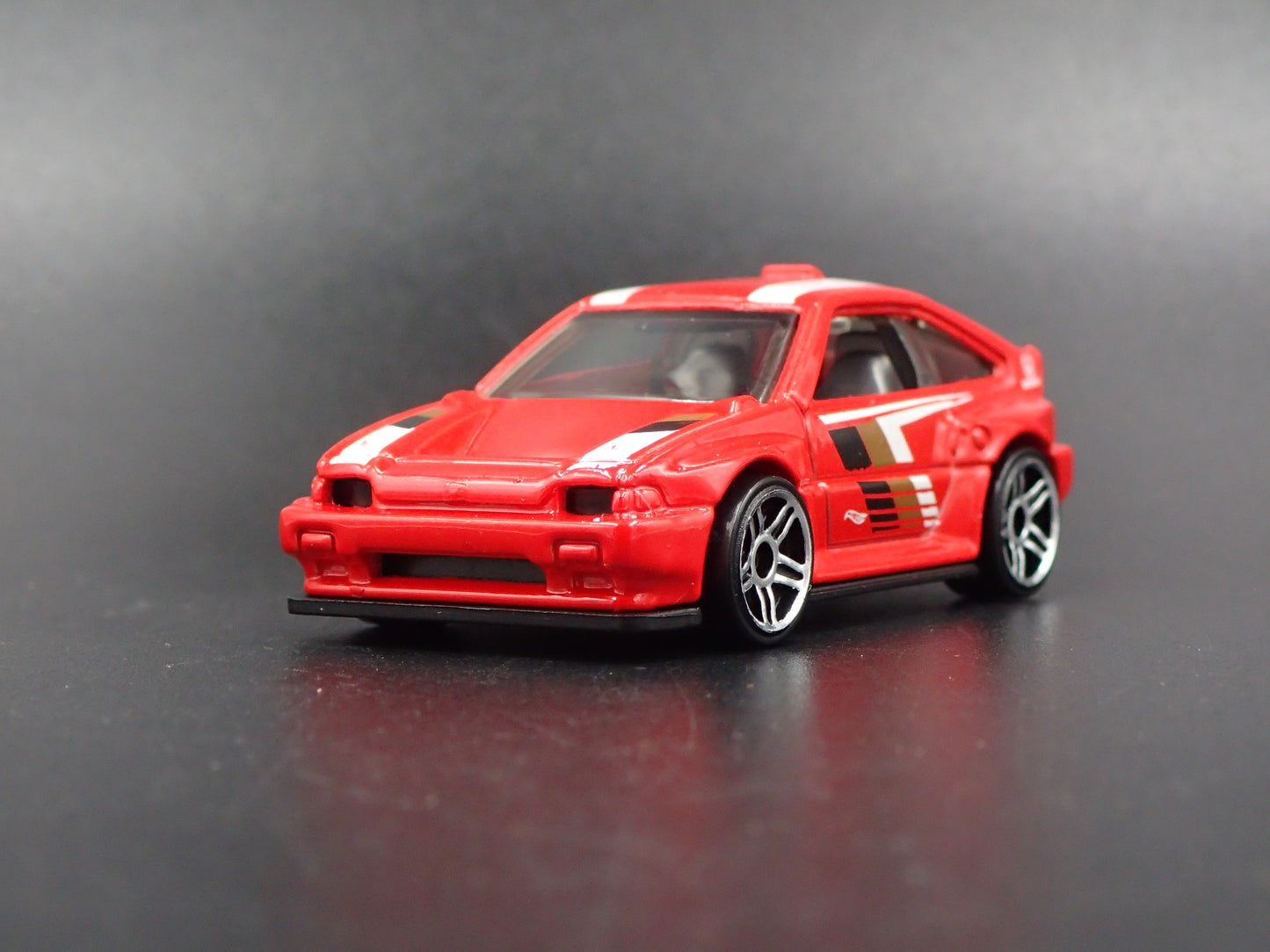 1984-1987 HONDA CRX RED 1:64 SCALE COLLECTIBLE DIORAMA DIECAST MODEL CAR
