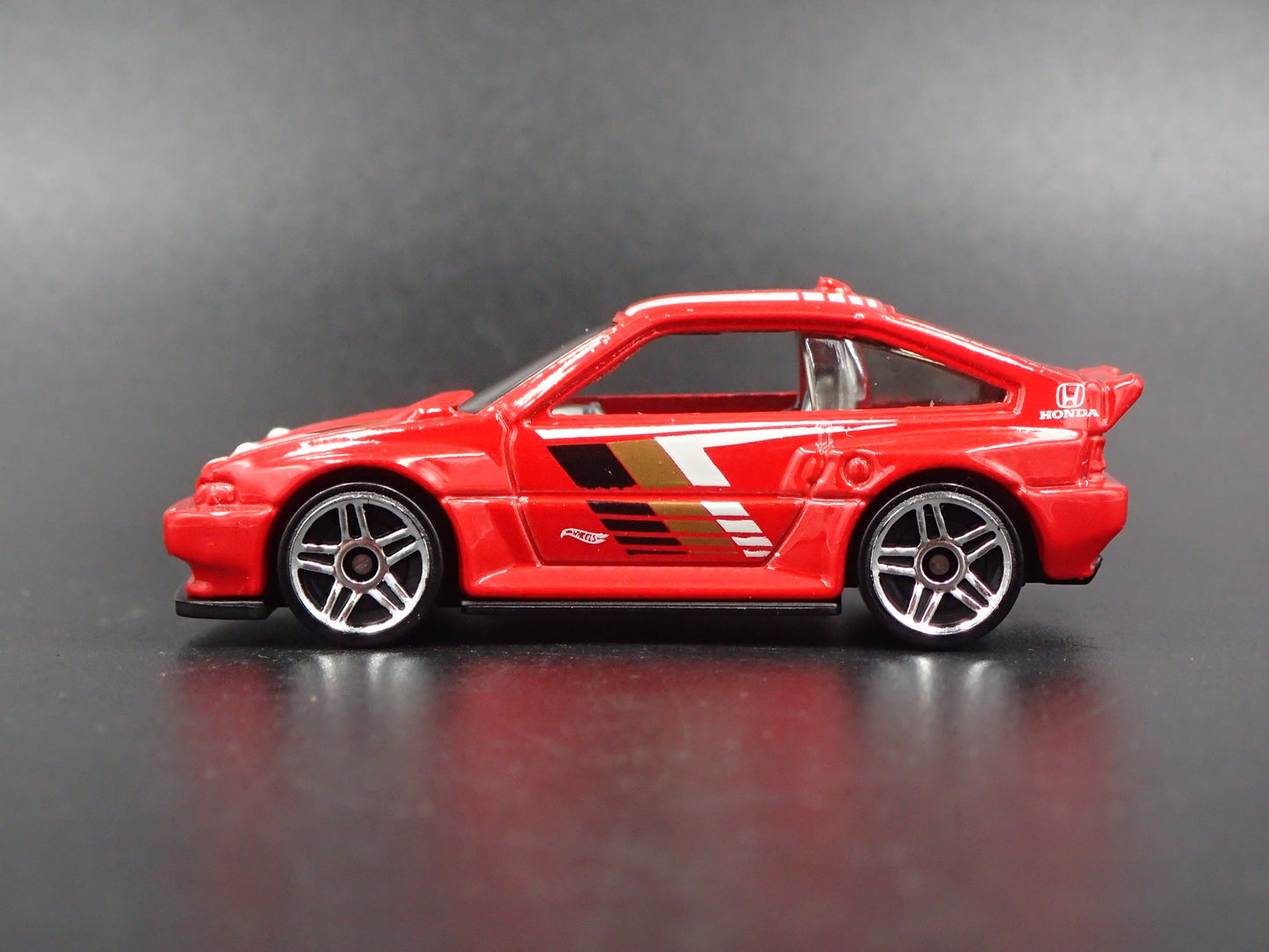1984-1987 HONDA CRX RED 1:64 SCALE COLLECTIBLE DIORAMA DIECAST MODEL CAR