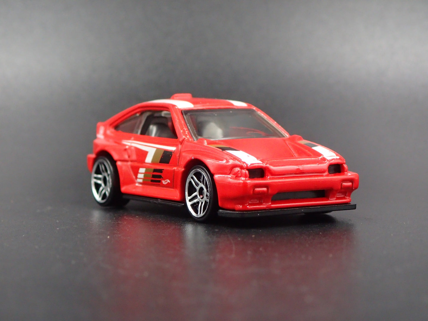 1984-1987 HONDA CRX RED 1:64 SCALE COLLECTIBLE DIORAMA DIECAST MODEL CAR