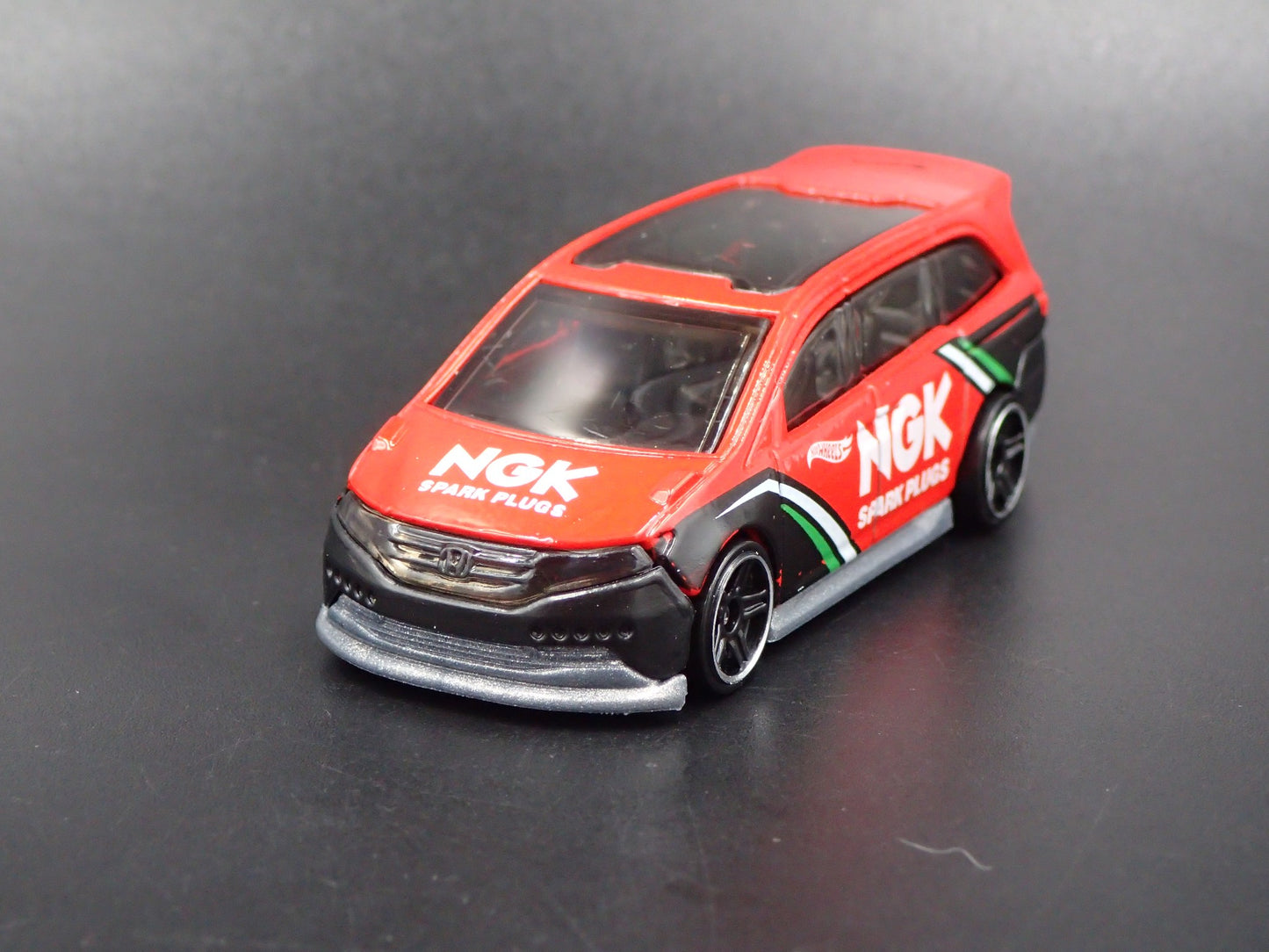 2011-2017 HONDA ODYSSEY MINIVAN 1:64 SCALE COLLECTIBLE DIORAMA DIECAST MODEL CAR