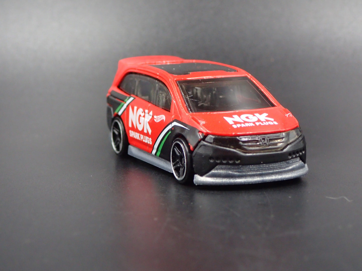 2011-2017 HONDA ODYSSEY MINIVAN 1:64 SCALE COLLECTIBLE DIORAMA DIECAST MODEL CAR