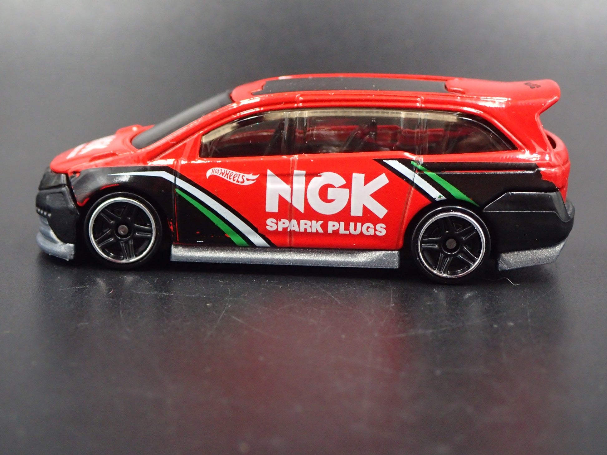 2011-2017 HONDA ODYSSEY MINIVAN 1:64 SCALE COLLECTIBLE DIORAMA