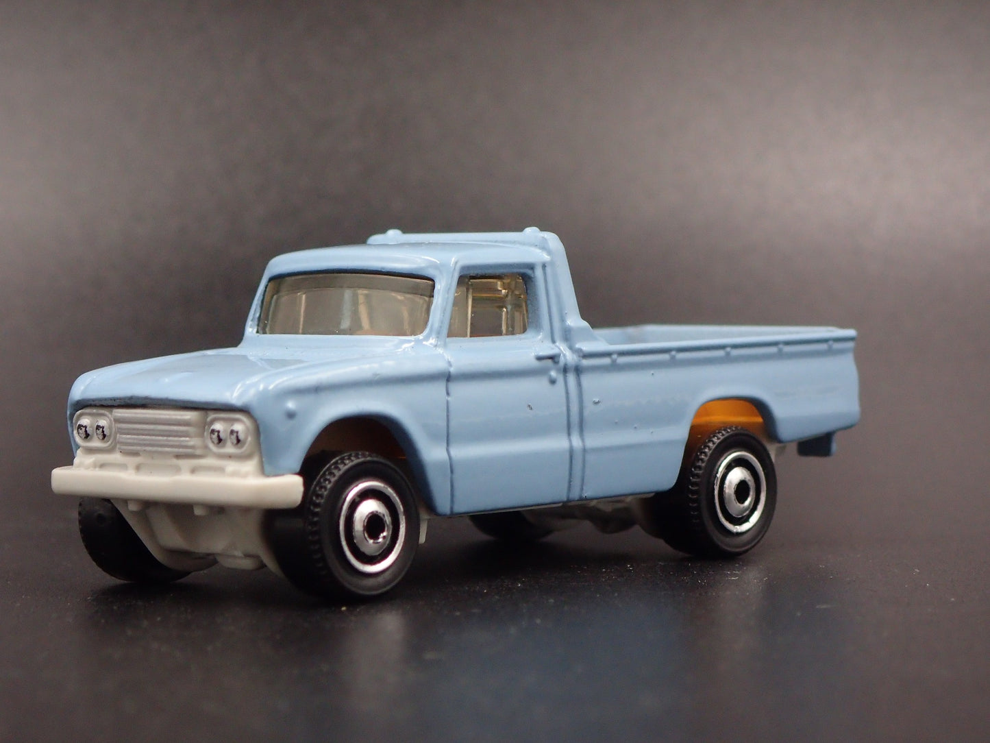 1962-1966 NISSAN JUNIOR PICKUP TRUCK HITCH 1:64 SCALE DIORAMA DIECAST MODEL CAR
