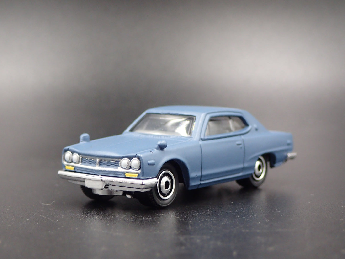 1968-1972 NISSAN SKYLINE 2000 GTX BLUE 1:64 SCALE DIORAMA DIECAST MODEL CAR