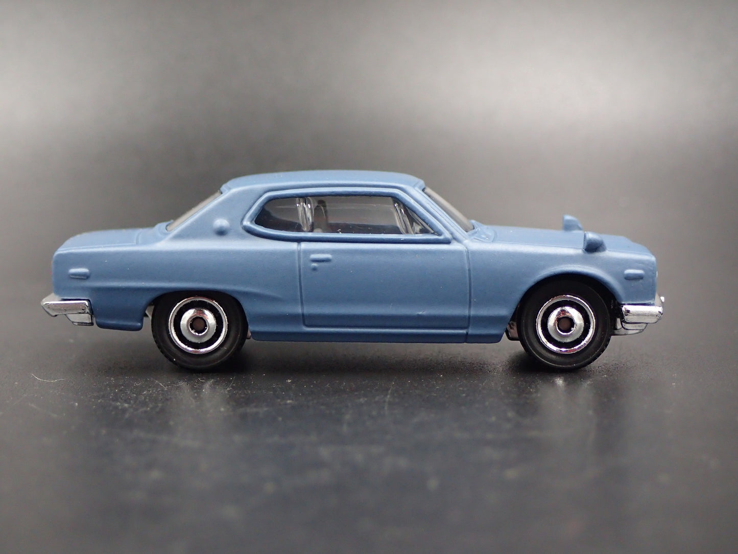 1968-1972 NISSAN SKYLINE 2000 GTX BLUE 1:64 SCALE DIORAMA DIECAST MODEL CAR