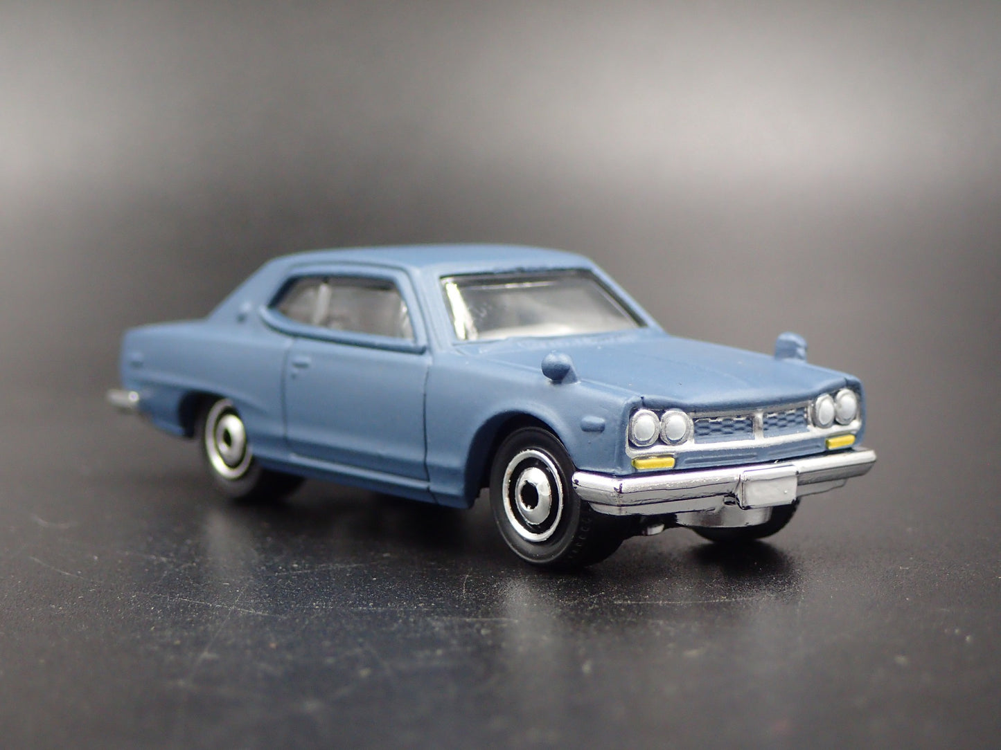 1968-1972 NISSAN SKYLINE 2000 GTX BLUE 1:64 SCALE DIORAMA DIECAST MODEL CAR