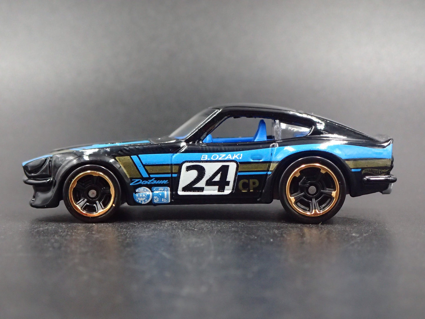 1970-1973 DATSUN 240Z JDM BLACK 1:64 SCALE COLLECTIBLE DIORAMA DIECAST MODEL CAR