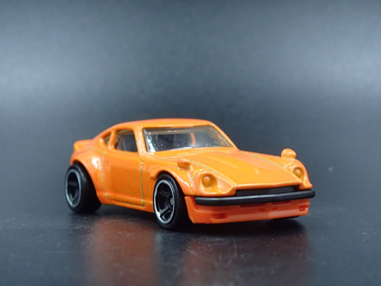1970-1973 DATSUN 240Z ORANGE 1:64 SCALE COLLECTIBLE DIORAMA DIECAST MODEL CAR