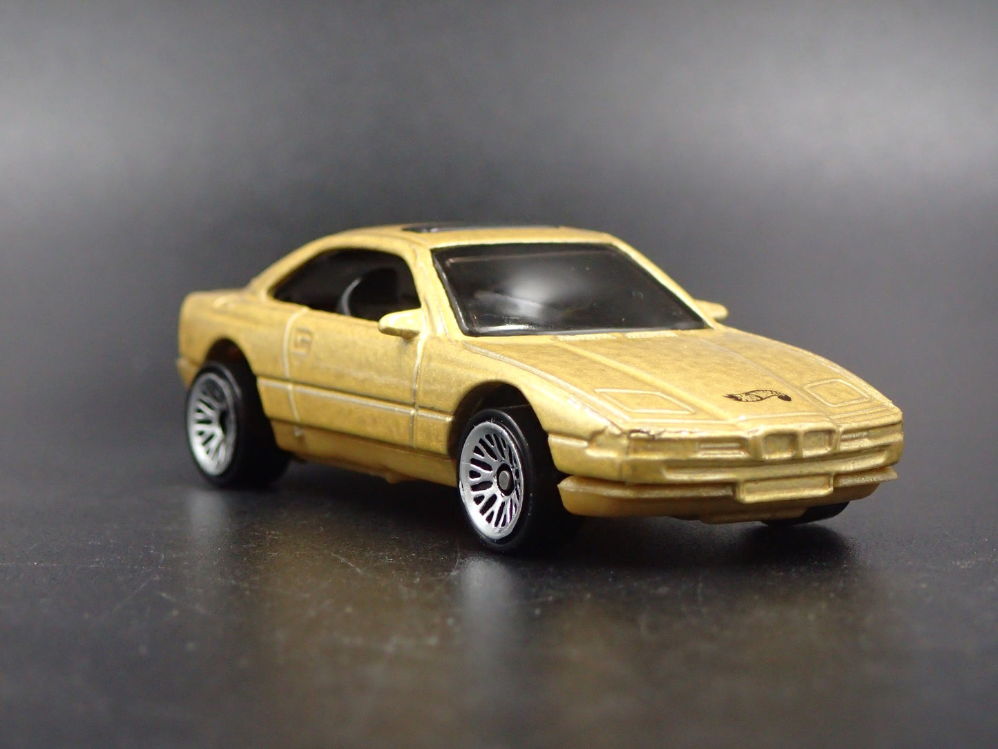 1990-1999 BMW 850i GOLD 1:64 SCALE LIMITED COLLECTIBLE DIORAMA DIECAST MODEL CAR