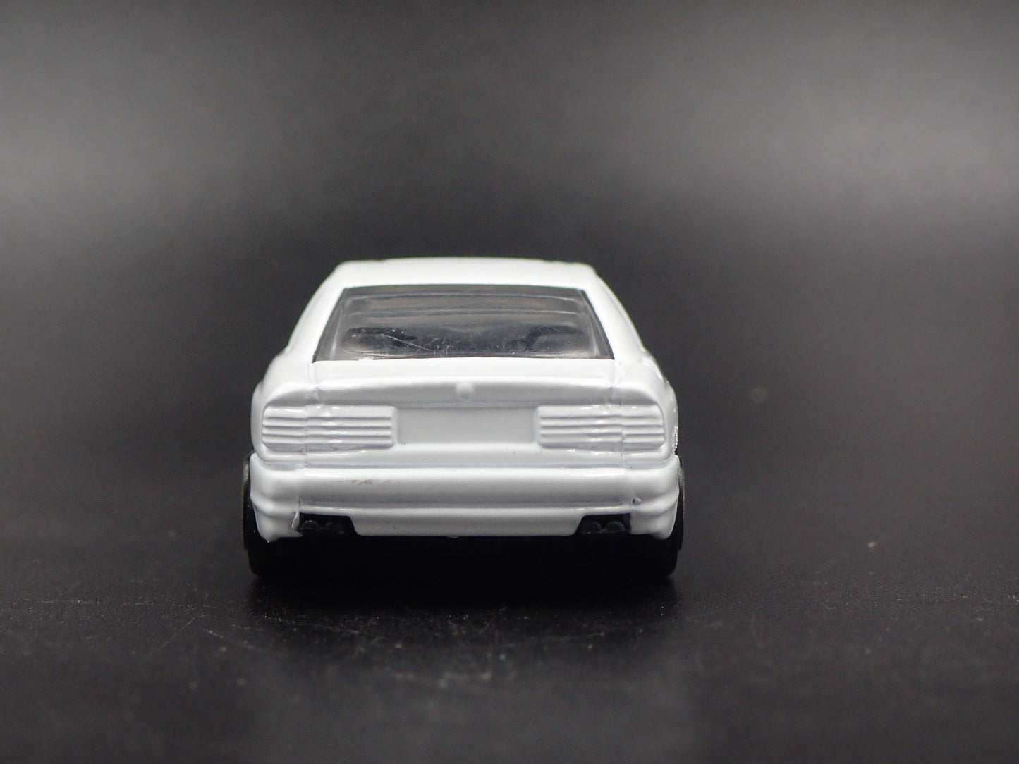 1990-1999 BMW 850i WHITE 1:64 SCALE COLLECTIBLE DIORAMA DIECAST MODEL CAR