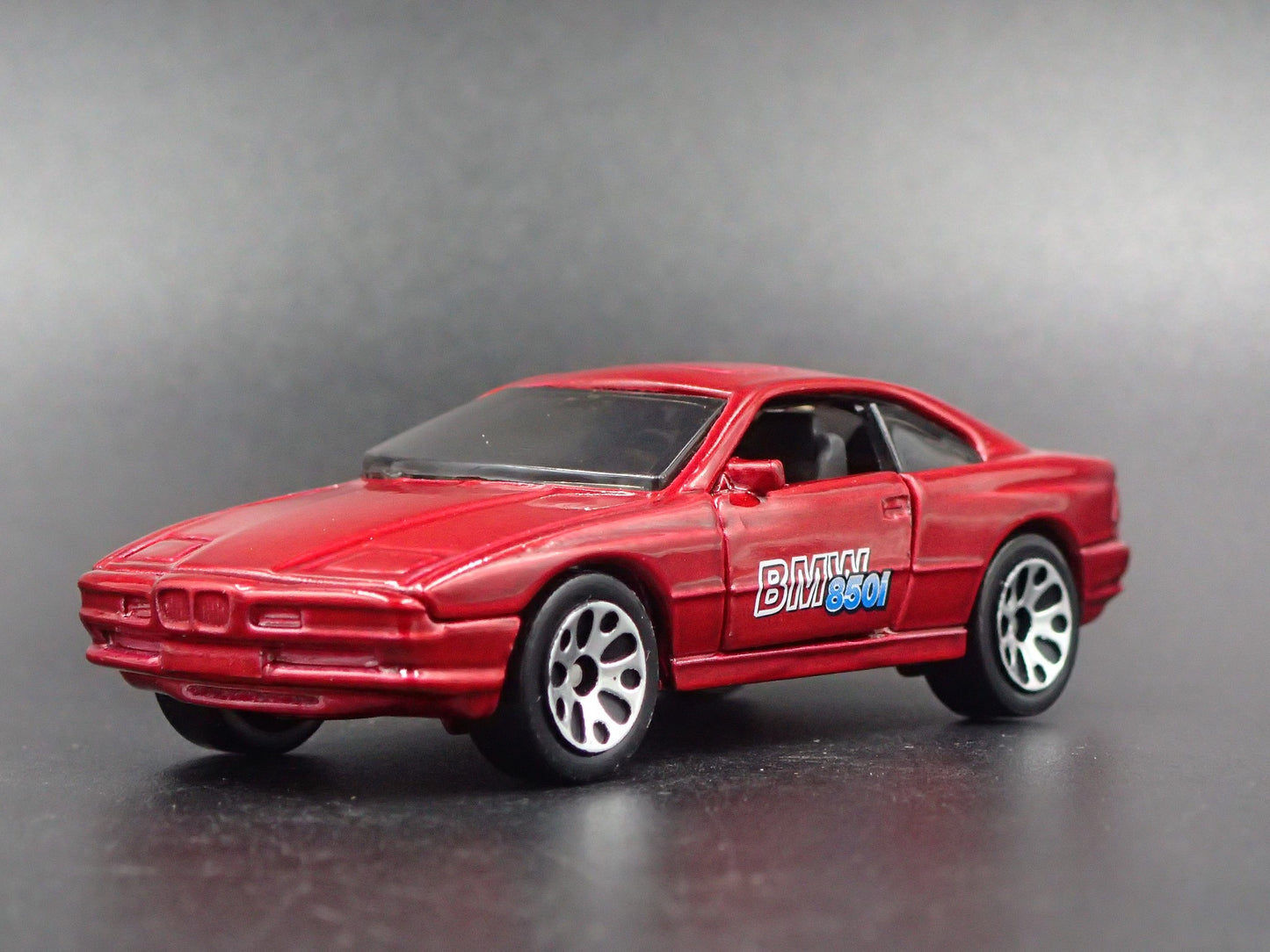 1990-1999 BMW 850i RED 1:64 SCALE LIMITED COLLECTIBLE DIORAMA DIECAST MODEL CAR