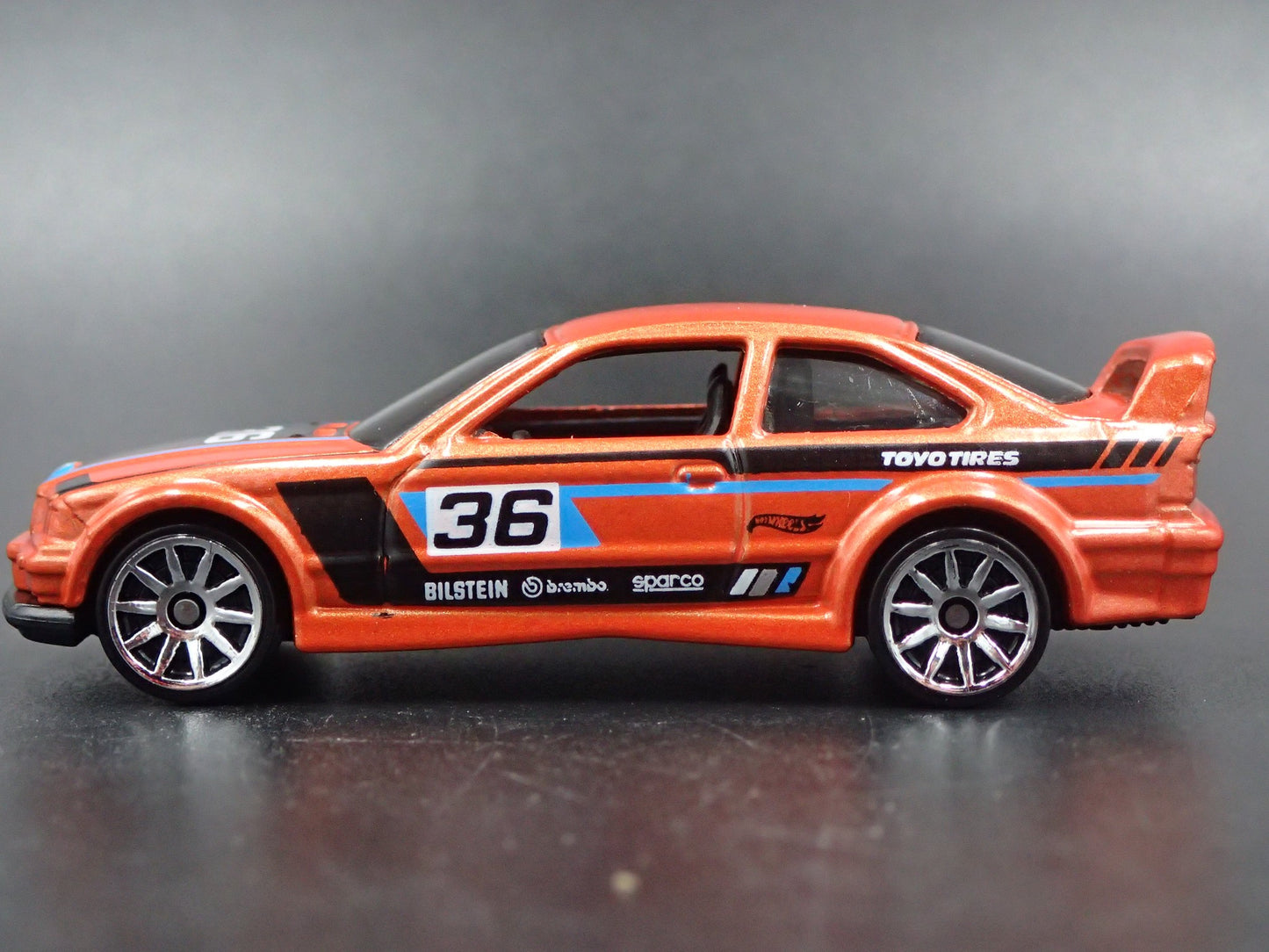 1992-1998 3 SERIES M3 BMW E36 COUPE RACE 1:64 SCALE DIORAMA DIECAST MODEL CAR