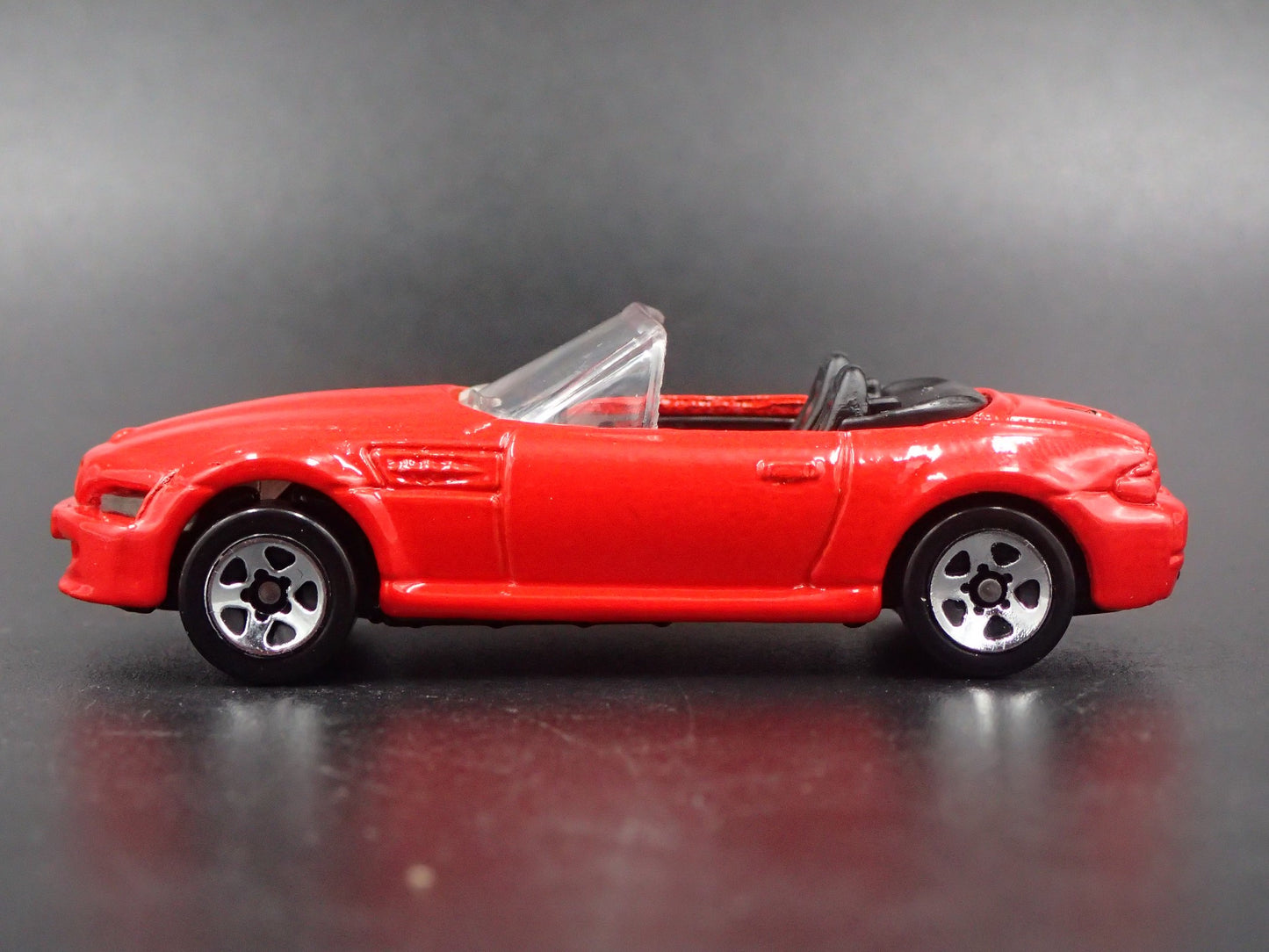 1996-2002 BMW Z3 M ROADSTER CONVERTIBLE RED 1:64 SCALE DIORAMA DIECAST MODEL CAR