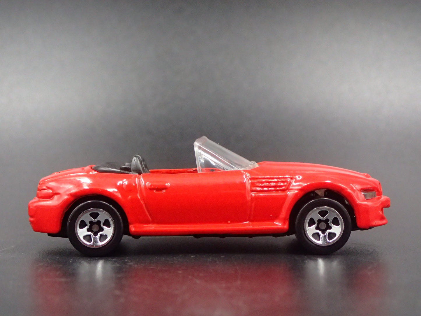 1996-2002 BMW Z3 M ROADSTER CONVERTIBLE RED 1:64 SCALE DIORAMA DIECAST MODEL CAR