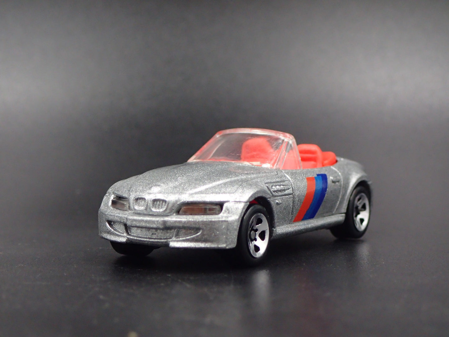 1995-2002 BMW Z3 M ROADSTER CONVERTIBLE 1:64 SCALE DIORAMA DIECAST MODEL CAR