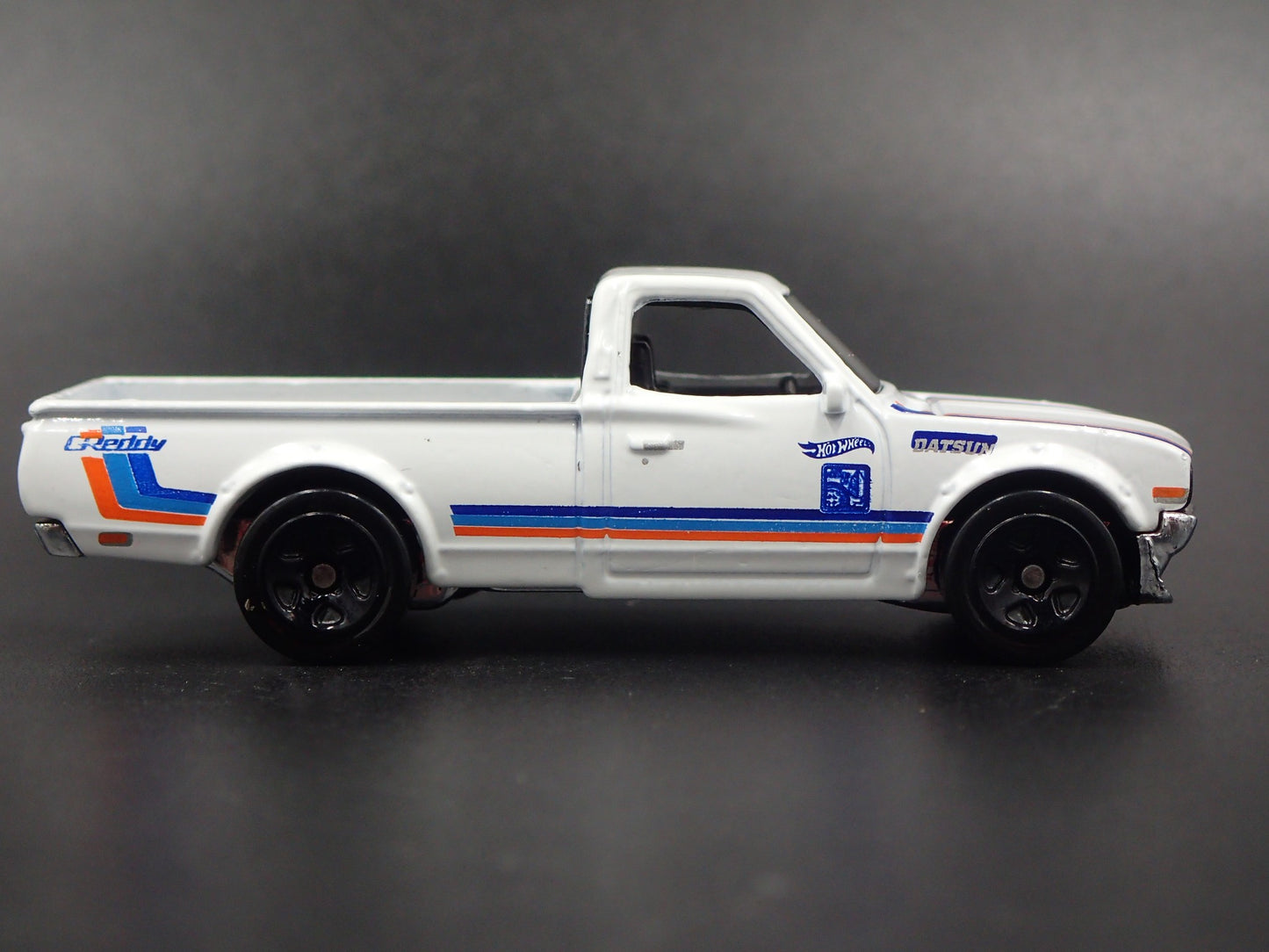 1973-1979 DATSUN 620 PICKUP TRUCK GREDDY WHITE 1:64 SCALE DIECAST MODEL CAR