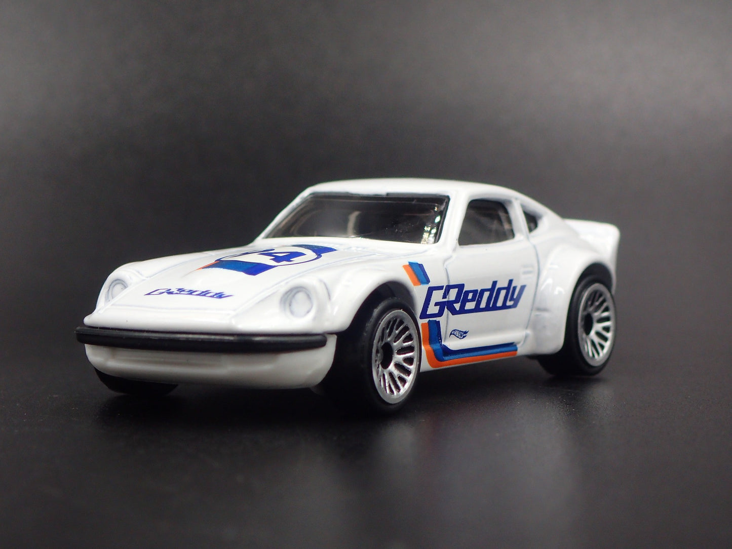 1970-1973 NISSAN FAIRLADY Z 240Z GREDDY 1/64 SCALE COLLECTIBLE DIECAST MODEL CAR