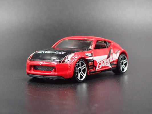 2009-2020 NISSAN 370Z GREDDY 1:64 SCALE COLLECTIBLE DIORAMA DIECAST MODEL CAR