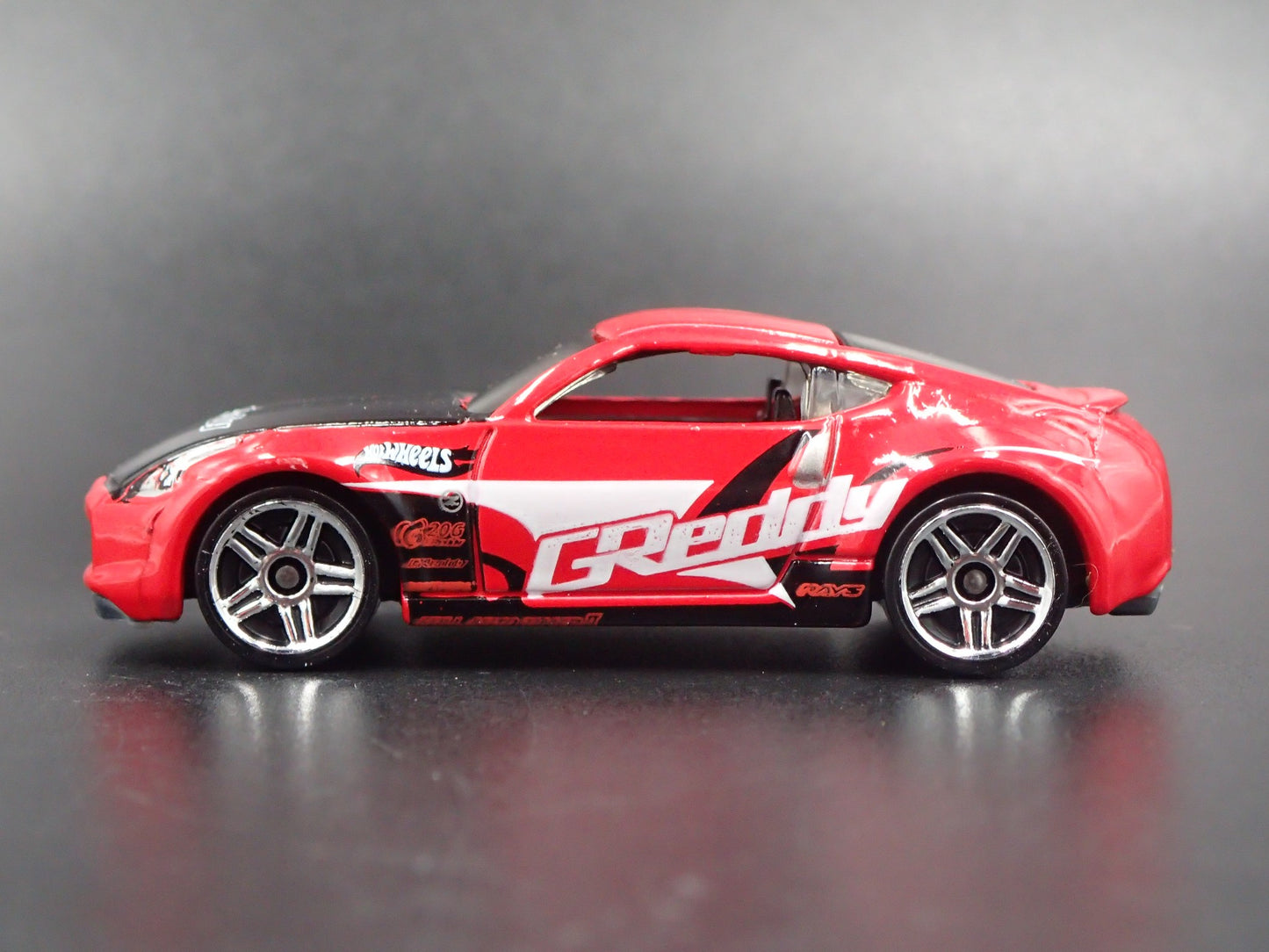 2009-2020 NISSAN 370Z GREDDY 1:64 SCALE COLLECTIBLE DIORAMA DIECAST MODEL CAR