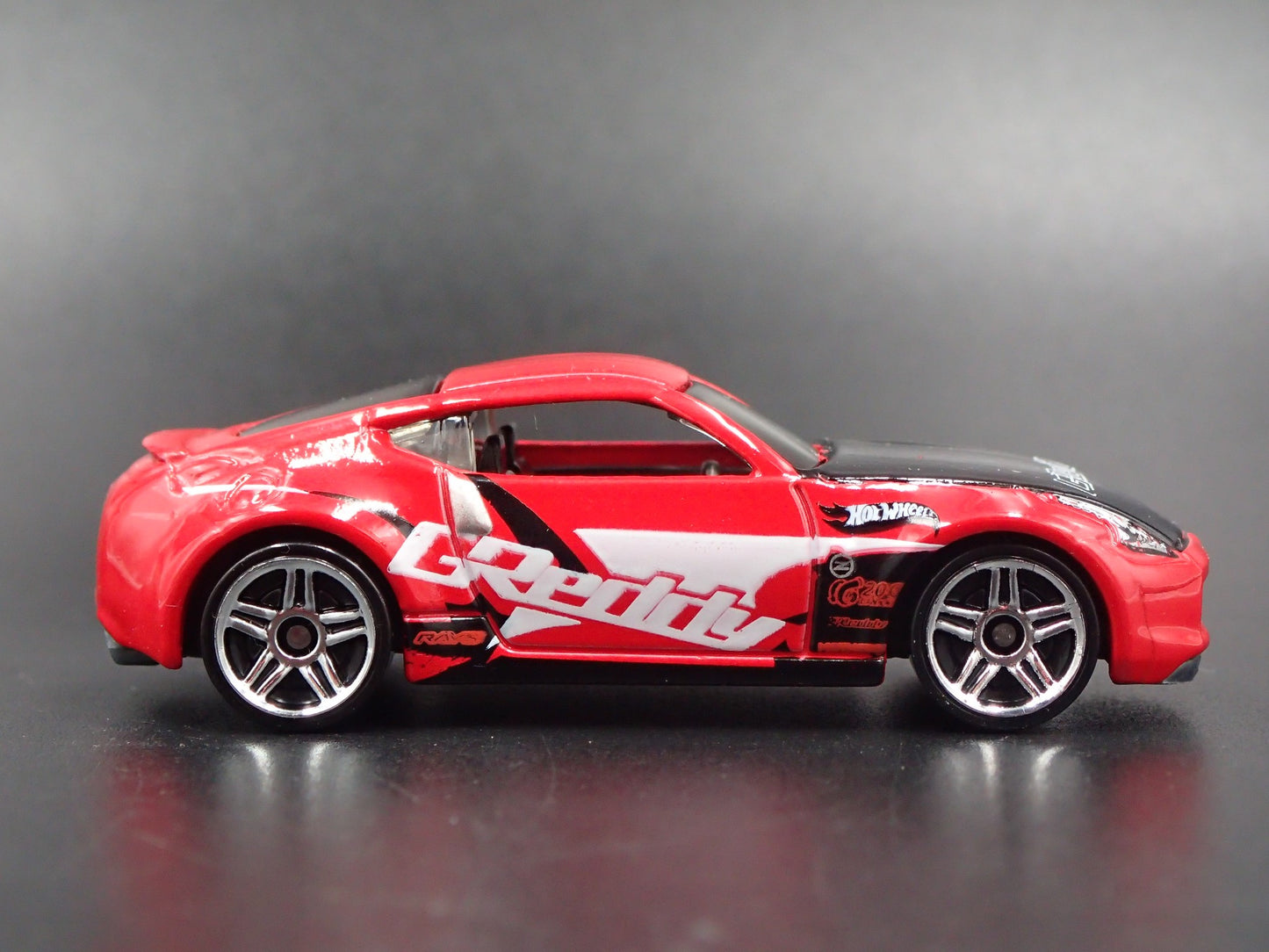 2009-2020 NISSAN 370Z GREDDY 1:64 SCALE COLLECTIBLE DIORAMA DIECAST MODEL CAR