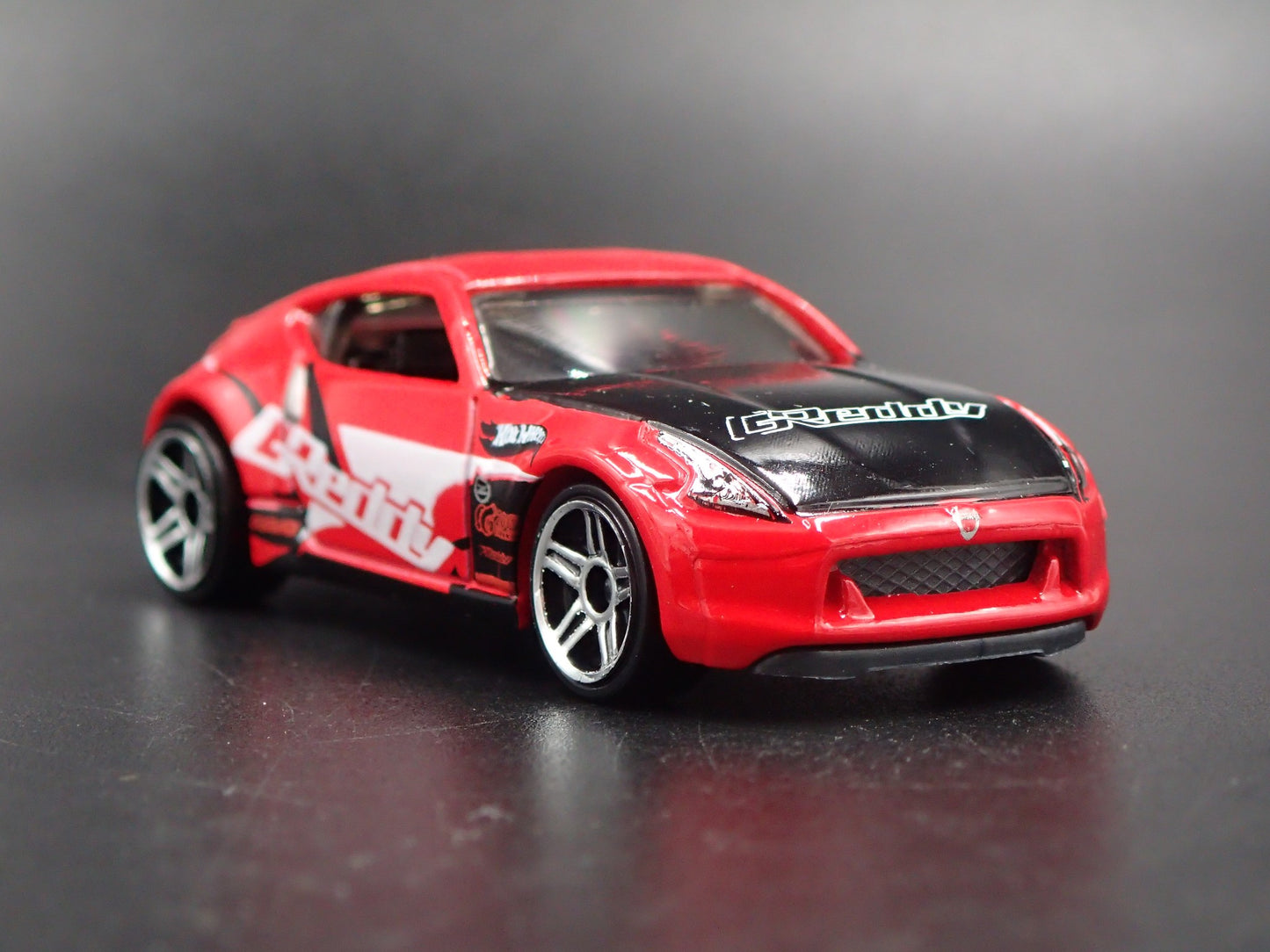 2009-2020 NISSAN 370Z GREDDY 1:64 SCALE COLLECTIBLE DIORAMA DIECAST MODEL CAR