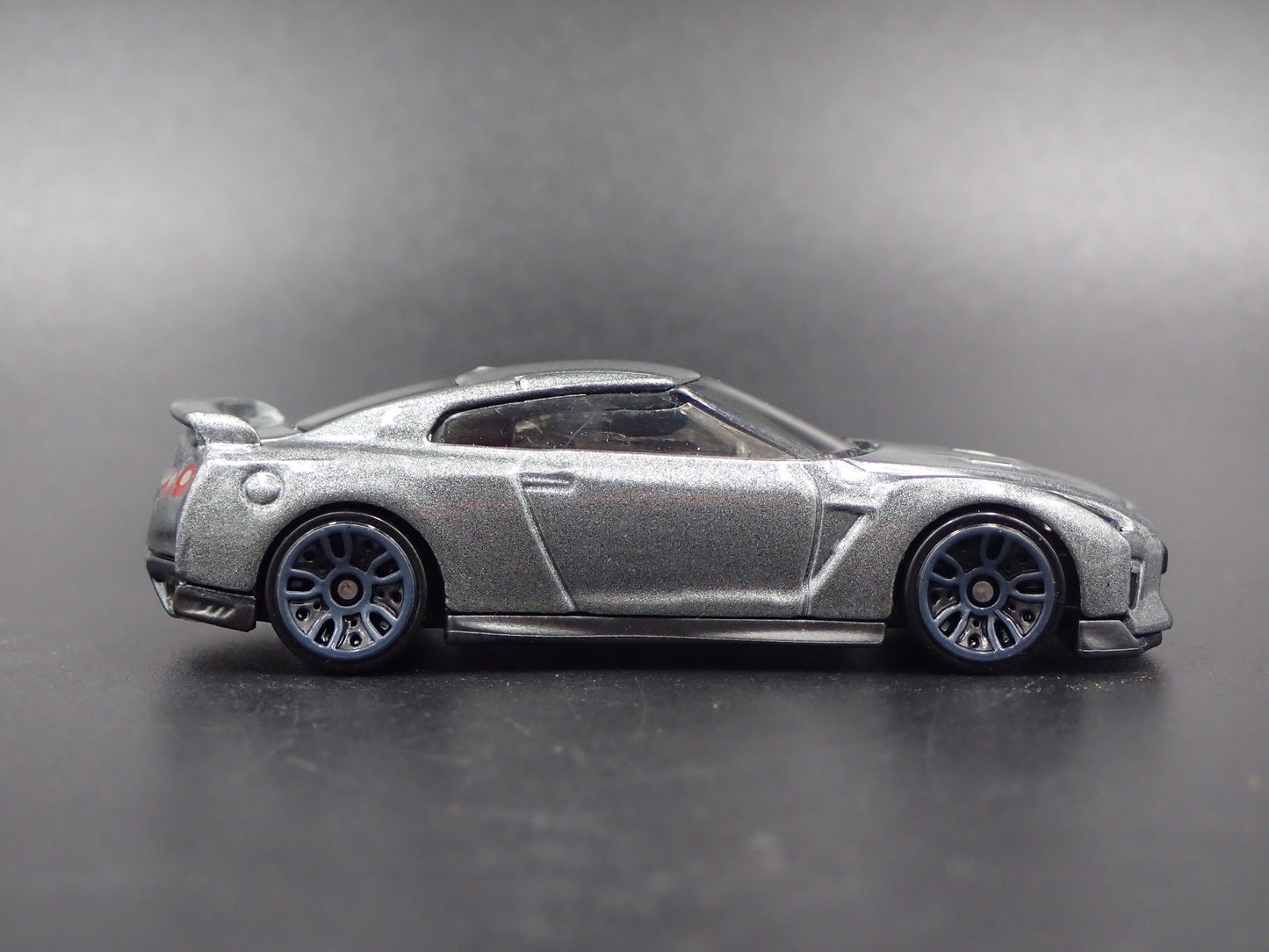 2007-2025 NISSAN GTR R35 SKYLINE GRAY RARE 1:64 SCALE DIORAMA DIECAST MODEL CAR