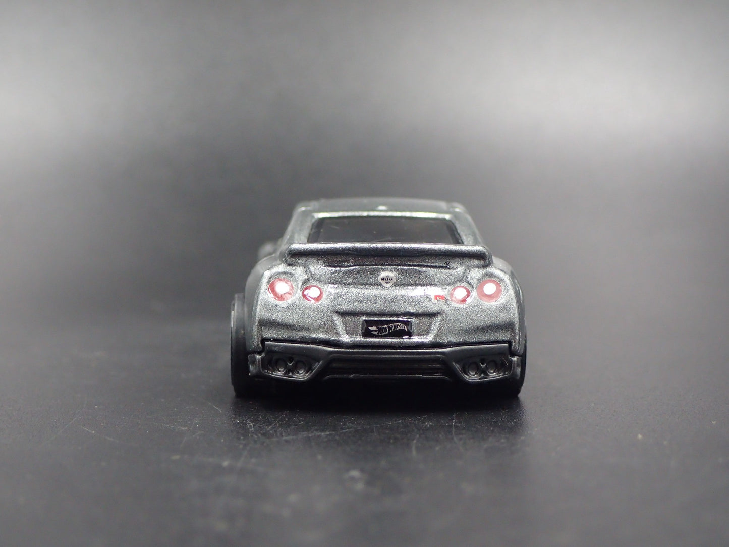 2007-2025 NISSAN GTR R35 SKYLINE GRAY RARE 1:64 SCALE DIORAMA DIECAST MODEL CAR